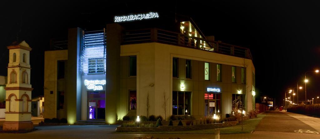 Metropolispa Piotrkow Trybunalski Bagian luar foto
