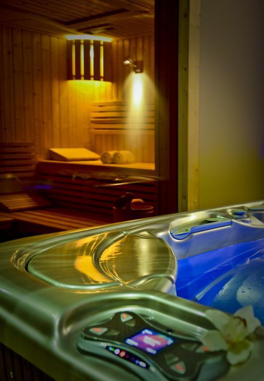Metropolispa Piotrkow Trybunalski Bagian luar foto